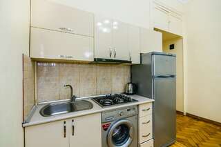 Апартаменты Сozy Apartment in the city center by Time Group Баку Апартаменты с 3 спальнями-8